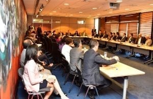 Gobernador Valdez Albizu y directora del INTRANT se reúnen con representantes de las EIF para conocer el proyecto “Automatización de pagos en el servicio de transporte público”