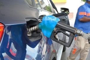 Gasolina premium sube tres pesos, la regular y el gasoil aumentan dos