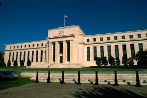 Minutas de la Fed muestran que varios funcionarios vieron argumentos para bajar los tipos en julio