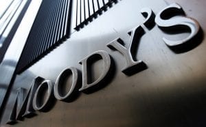 Moody’s rebaja calificación crediticia de México por deterioro fiscal y mayor presión de deuda