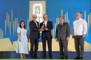 Banco Múltiple LAFISE recibe reconocimiento por su inversión extranjera